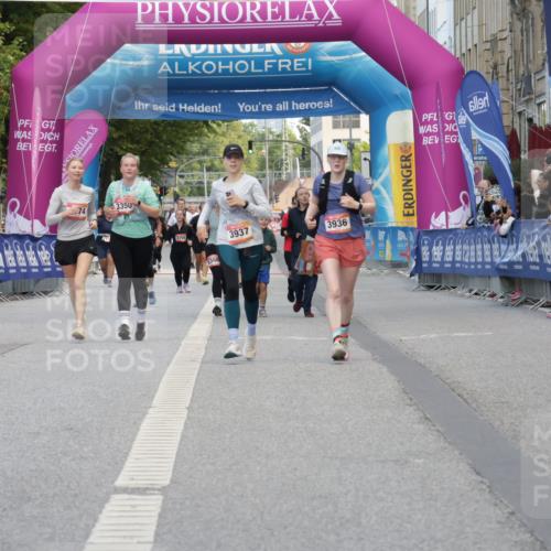 06.09.2026 - CURREX Alsterlauf Yannick Fuchs http://msf.ph/oto/10227906 06.09.2026 10:31:30 Ziel 4788 meine-sportfotos.de