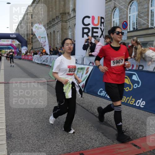 06.09.2026 - CURREX Alsterlauf Yannick Fuchs http://msf.ph/oto/10227933 06.09.2026 10:31:50 Ziel 3387, 5368, 5907, 8033 meine-sportfotos.de