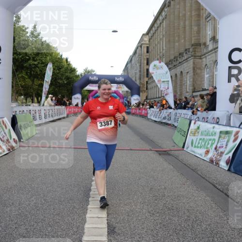 06.09.2026 - CURREX Alsterlauf Yannick Fuchs http://msf.ph/oto/10227939 06.09.2026 10:31:51 Ziel 3387, 5368, 5907, 8033 meine-sportfotos.de