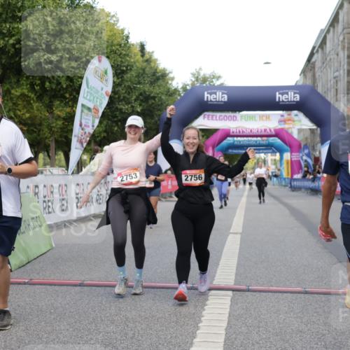 06.09.2026 - CURREX Alsterlauf Yannick Fuchs http://msf.ph/oto/10227957 06.09.2026 10:32:00 Ziel 2642, 2753, 2756, 4338, 5437, 5574, 6185 meine-sportfotos.de