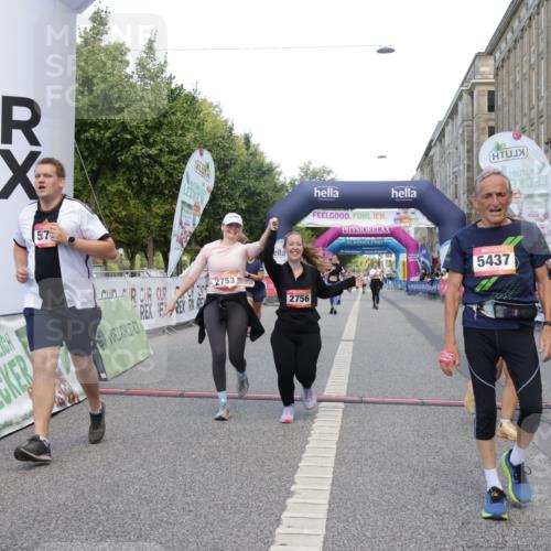 06.09.2026 - CURREX Alsterlauf Yannick Fuchs http://msf.ph/oto/10227958 06.09.2026 10:32:00 Ziel 2642, 2753, 2756, 4338, 5437, 5574, 6185 meine-sportfotos.de