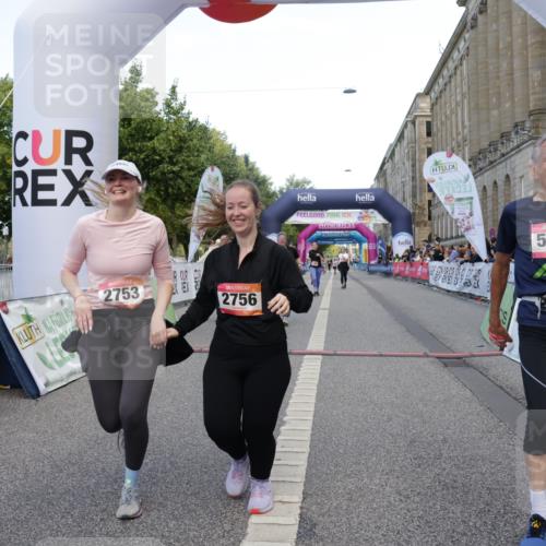 06.09.2026 - CURREX Alsterlauf Yannick Fuchs http://msf.ph/oto/10227968 06.09.2026 10:32:02 Ziel 2642, 2753, 2756, 3000, 4338, 5437, 5574, 6185 meine-sportfotos.de