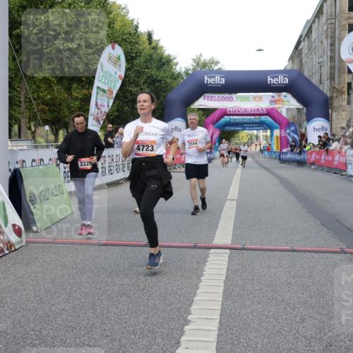 06.09.2026 - CURREX Alsterlauf Yannick Fuchs http://msf.ph/oto/10227987 06.09.2026 10:32:11 Ziel 2539, 2544, 2642, 2906, 3000, 3329, 4723, 6185 meine-sportfotos.de