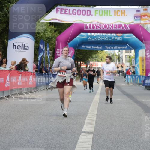 06.09.2026 - CURREX Alsterlauf Yannick Fuchs http://msf.ph/oto/10228000 06.09.2026 10:32:17 Ziel 2212, 2539, 2544, 3329, 4723 meine-sportfotos.de