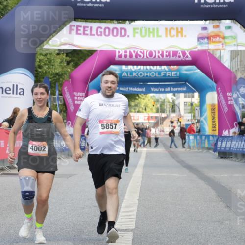 06.09.2026 - CURREX Alsterlauf Yannick Fuchs http://msf.ph/oto/10228006 06.09.2026 10:32:22 Ziel 2212, 4002, 5857 meine-sportfotos.de