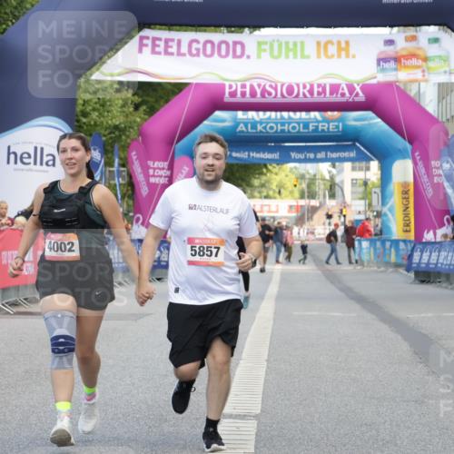 06.09.2026 - CURREX Alsterlauf Yannick Fuchs http://msf.ph/oto/10228007 06.09.2026 10:32:22 Ziel 2212, 4002, 5857 meine-sportfotos.de