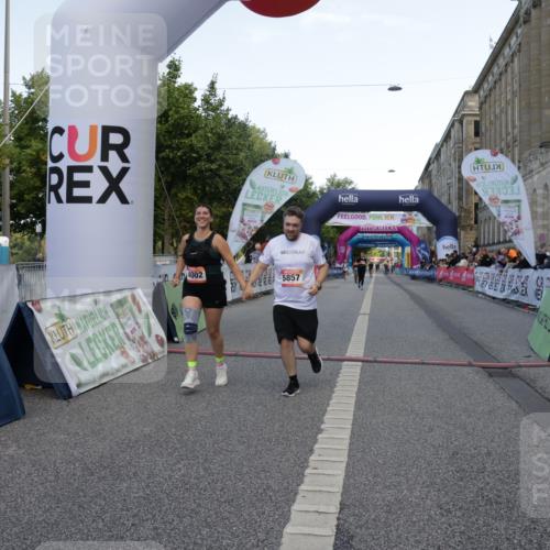 06.09.2026 - CURREX Alsterlauf Yannick Fuchs http://msf.ph/oto/10228014 06.09.2026 10:32:25 Ziel 2212, 4002, 5857 meine-sportfotos.de