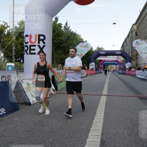06.09.2026 - CURREX Alsterlauf Yannick Fuchs http://msf.ph/oto/10228016 06.09.2026 10:32:26 Ziel 2212, 4002, 5857 meine-sportfotos.de