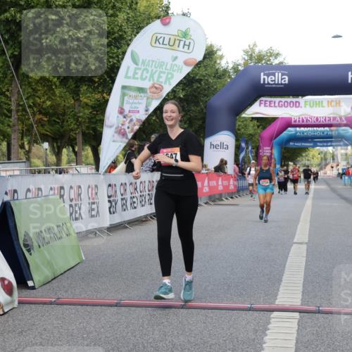 06.09.2026 - CURREX Alsterlauf Yannick Fuchs http://msf.ph/oto/10228022 06.09.2026 10:32:34 Ziel 3647 meine-sportfotos.de