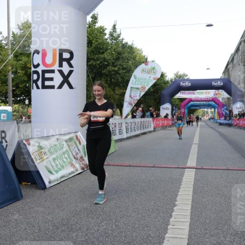 06.09.2026 - CURREX Alsterlauf Yannick Fuchs http://msf.ph/oto/10228025 06.09.2026 10:32:35 Ziel 3647, 3734 meine-sportfotos.de