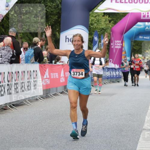 06.09.2026 - CURREX Alsterlauf Yannick Fuchs http://msf.ph/oto/10228027 06.09.2026 10:32:38 Ziel 3647, 3734 meine-sportfotos.de