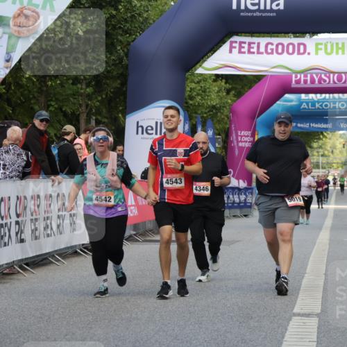 06.09.2026 - CURREX Alsterlauf Yannick Fuchs http://msf.ph/oto/10228046 06.09.2026 10:32:52 Ziel 2955, 4346, 4542, 4543, 5019 meine-sportfotos.de