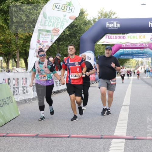 06.09.2026 - CURREX Alsterlauf Yannick Fuchs http://msf.ph/oto/10228050 06.09.2026 10:32:54 Ziel 2955, 4346, 4542, 4543, 5019 meine-sportfotos.de