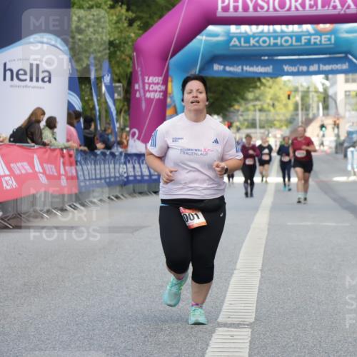 06.09.2026 - CURREX Alsterlauf Yannick Fuchs http://msf.ph/oto/10228058 06.09.2026 10:33:05 Ziel 2001 meine-sportfotos.de