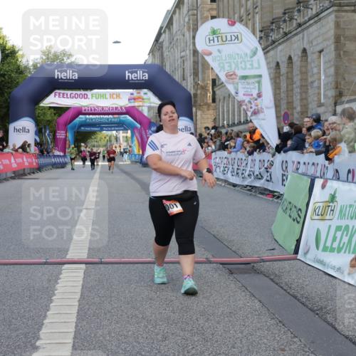 06.09.2026 - CURREX Alsterlauf Yannick Fuchs http://msf.ph/oto/10228061 06.09.2026 10:33:09 Ziel 2001 meine-sportfotos.de