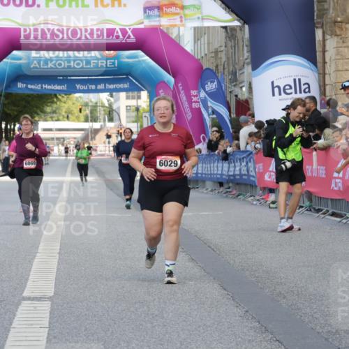 06.09.2026 - CURREX Alsterlauf Yannick Fuchs http://msf.ph/oto/10228063 06.09.2026 10:33:21 Ziel 6029 meine-sportfotos.de