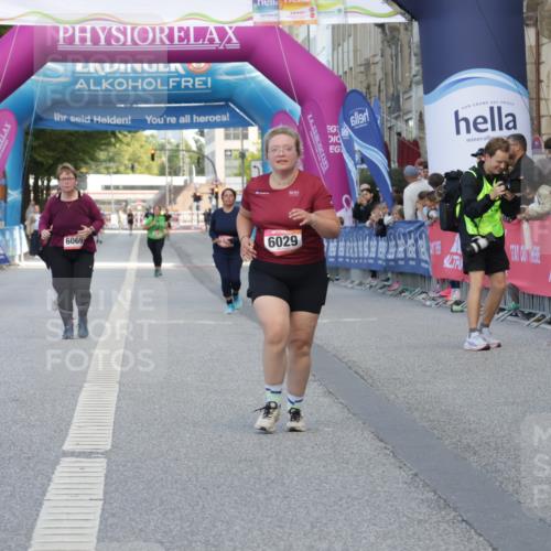 06.09.2026 - CURREX Alsterlauf Yannick Fuchs http://msf.ph/oto/10228064 06.09.2026 10:33:22 Ziel 6029 meine-sportfotos.de