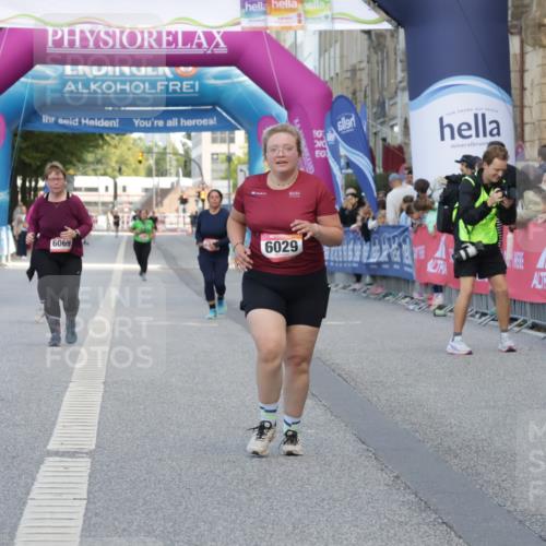 06.09.2026 - CURREX Alsterlauf Yannick Fuchs http://msf.ph/oto/10228065 06.09.2026 10:33:22 Ziel 6029 meine-sportfotos.de