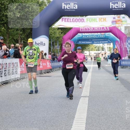 06.09.2026 - CURREX Alsterlauf Yannick Fuchs http://msf.ph/oto/10228070 06.09.2026 10:33:28 Ziel 6029, 6069, 6456 meine-sportfotos.de