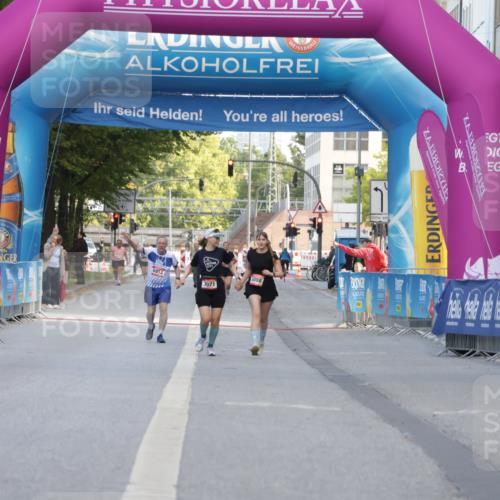 06.09.2026 - CURREX Alsterlauf Yannick Fuchs http://msf.ph/oto/10228085 06.09.2026 10:34:04 Ziel  meine-sportfotos.de