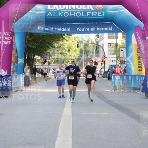 06.09.2026 - CURREX Alsterlauf Yannick Fuchs http://msf.ph/oto/10228087 06.09.2026 10:34:07 Ziel  meine-sportfotos.de