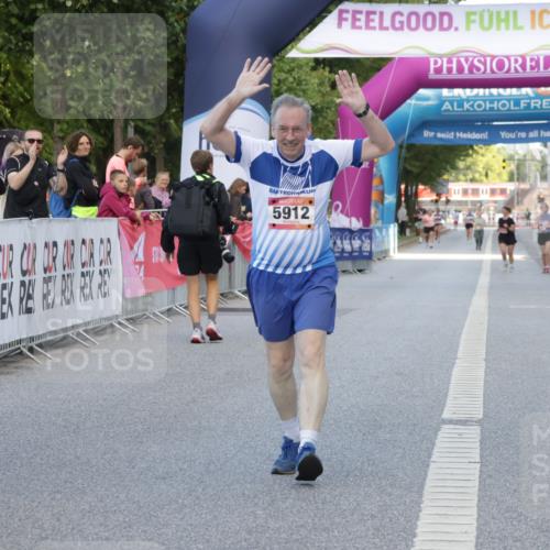 06.09.2026 - CURREX Alsterlauf Yannick Fuchs http://msf.ph/oto/10228110 06.09.2026 10:34:36 Ziel 5912 meine-sportfotos.de