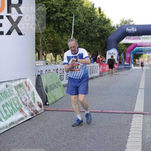 06.09.2026 - CURREX Alsterlauf Yannick Fuchs http://msf.ph/oto/10228114 06.09.2026 10:34:39 Ziel 5912 meine-sportfotos.de