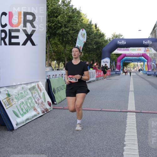 06.09.2026 - CURREX Alsterlauf Yannick Fuchs http://msf.ph/oto/10228124 06.09.2026 10:35:00 Ziel 3219, 3760 meine-sportfotos.de