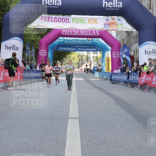 06.09.2026 - CURREX Alsterlauf Yannick Fuchs http://msf.ph/oto/10228127 06.09.2026 10:35:10 Ziel  meine-sportfotos.de