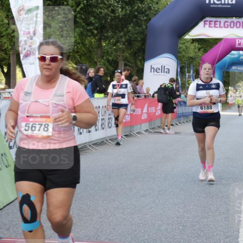 06.09.2026 - CURREX Alsterlauf Yannick Fuchs http://msf.ph/oto/10228136 06.09.2026 10:35:25 Ziel 2305, 5678, 6188 meine-sportfotos.de