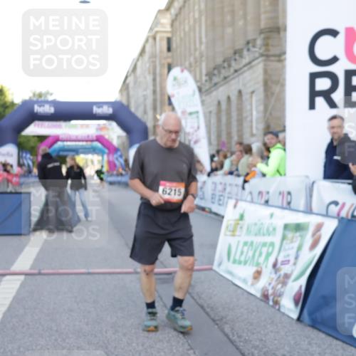 06.09.2026 - CURREX Alsterlauf Yannick Fuchs http://msf.ph/oto/10228176 06.09.2026 10:37:37 Ziel 4368, 6215 meine-sportfotos.de
