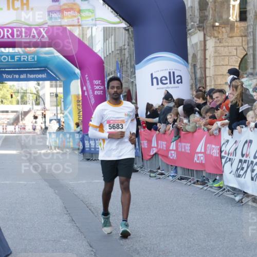 06.09.2026 - CURREX Alsterlauf Yannick Fuchs http://msf.ph/oto/10228185 06.09.2026 10:39:11 Ziel  meine-sportfotos.de