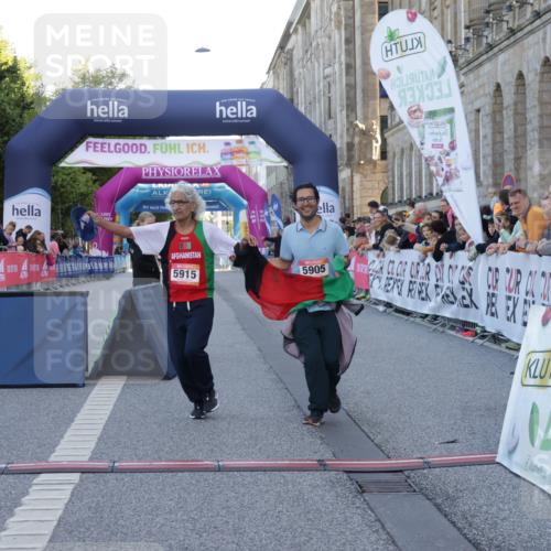 06.09.2026 - CURREX Alsterlauf Yannick Fuchs http://msf.ph/oto/10228192 06.09.2026 10:39:47 Ziel 5905, 5915 meine-sportfotos.de