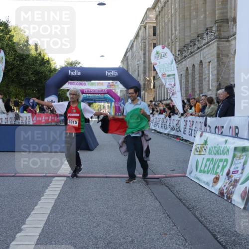 06.09.2026 - CURREX Alsterlauf Yannick Fuchs http://msf.ph/oto/10228194 06.09.2026 10:39:48 Ziel 5905, 5915 meine-sportfotos.de