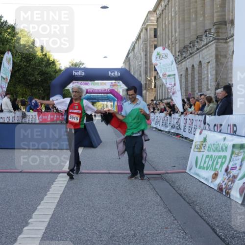 06.09.2026 - CURREX Alsterlauf Yannick Fuchs http://msf.ph/oto/10228195 06.09.2026 10:39:48 Ziel 5905, 5915 meine-sportfotos.de