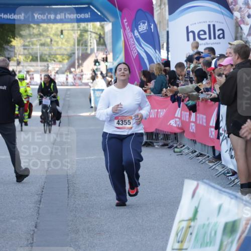 06.09.2026 - CURREX Alsterlauf Yannick Fuchs http://msf.ph/oto/10228213 06.09.2026 10:45:34 Ziel  meine-sportfotos.de