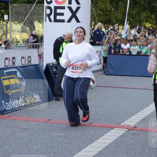 06.09.2026 - CURREX Alsterlauf Yannick Fuchs http://msf.ph/oto/10228216 06.09.2026 10:45:44 Ziel 4355 meine-sportfotos.de