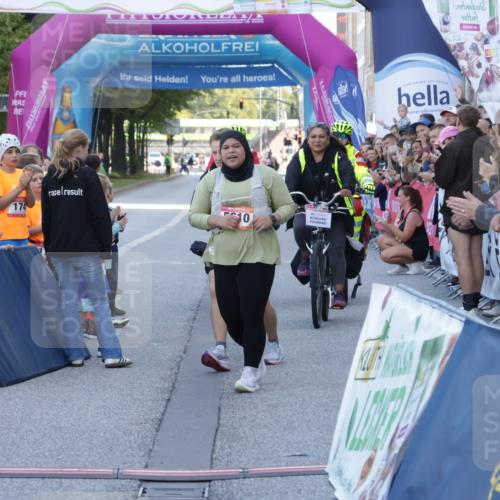 06.09.2026 - CURREX Alsterlauf Yannick Fuchs http://msf.ph/oto/10228222 06.09.2026 10:46:00 Ziel 5610 meine-sportfotos.de