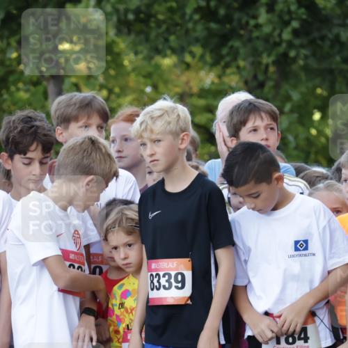 06.09.2026 - CURREX Alsterlauf Yannick Fuchs http://msf.ph/oto/10228253 06.09.2026 10:48:16 Ziel  meine-sportfotos.de
