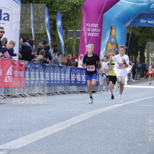 06.09.2026 - CURREX Alsterlauf Yannick Fuchs http://msf.ph/oto/10228301 06.09.2026 10:52:09 Ziel 255 meine-sportfotos.de