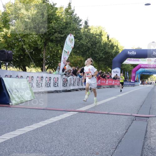 06.09.2026 - CURREX Alsterlauf Yannick Fuchs http://msf.ph/oto/10228309 06.09.2026 10:52:14 Ziel 252, 301, 8339 meine-sportfotos.de