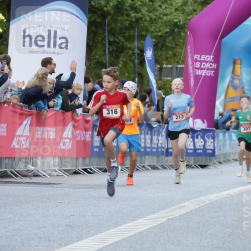06.09.2026 - CURREX Alsterlauf Yannick Fuchs http://msf.ph/oto/10228329 06.09.2026 10:52:28 Ziel 200 meine-sportfotos.de