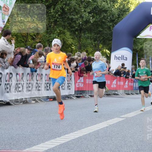 06.09.2026 - CURREX Alsterlauf Yannick Fuchs http://msf.ph/oto/10228338 06.09.2026 10:52:33 Ziel 161, 174, 213, 307, 316 meine-sportfotos.de