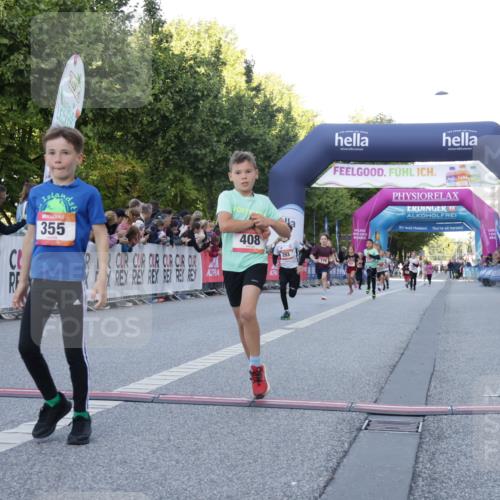 06.09.2026 - CURREX Alsterlauf Yannick Fuchs http://msf.ph/oto/10228385 06.09.2026 10:52:47 Ziel 178, 182, 184, 268, 281, 293, 355, 408, 409, 452 meine-sportfotos.de
