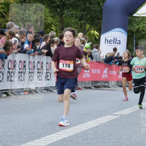 06.09.2026 - CURREX Alsterlauf Yannick Fuchs http://msf.ph/oto/10228389 06.09.2026 10:52:50 Ziel 151, 178, 184, 223, 281, 293, 355, 374, 388, 408, 452 meine-sportfotos.de