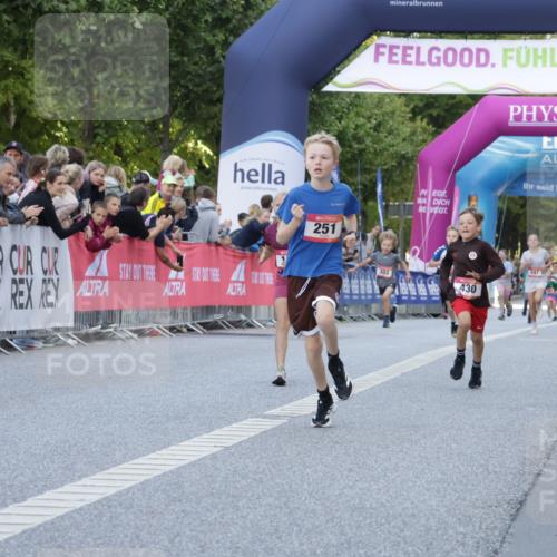 06.09.2026 - CURREX Alsterlauf Yannick Fuchs http://msf.ph/oto/10228412 06.09.2026 10:52:56 Ziel 151, 158, 178, 222, 223, 250, 251, 280, 293, 374, 388, 430 meine-sportfotos.de