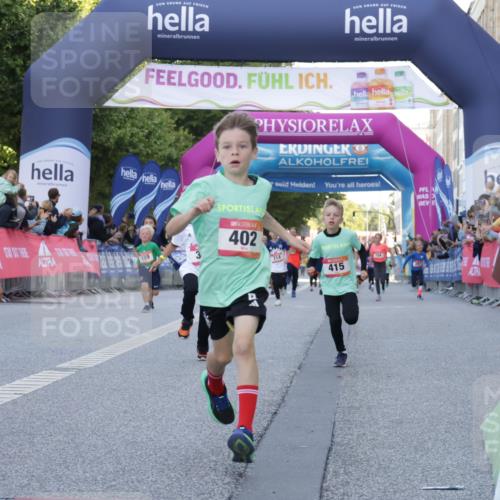 06.09.2026 - CURREX Alsterlauf Yannick Fuchs http://msf.ph/oto/10228508 06.09.2026 10:53:33 Ziel 190, 227, 233, 263, 266, 274, 275, 306, 314, 330, 336, 338, 402, 415, 445, 8124, 8180, 8181, 8329 meine-sportfotos.de