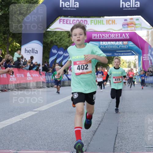06.09.2026 - CURREX Alsterlauf Yannick Fuchs http://msf.ph/oto/10228510 06.09.2026 10:53:34 Ziel 190, 233, 263, 265, 266, 274, 275, 306, 314, 330, 336, 338, 402, 415, 445, 8124, 8180, 8181, 8329 meine-sportfotos.de