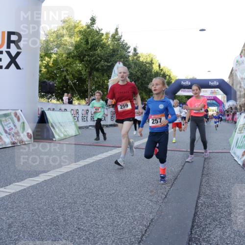 06.09.2026 - CURREX Alsterlauf Yannick Fuchs http://msf.ph/oto/10228538 06.09.2026 10:53:43 Ziel 154, 159, 169, 214, 219, 257, 259, 265, 266, 286, 306, 330, 401, 415, 442, 445, 8123 meine-sportfotos.de