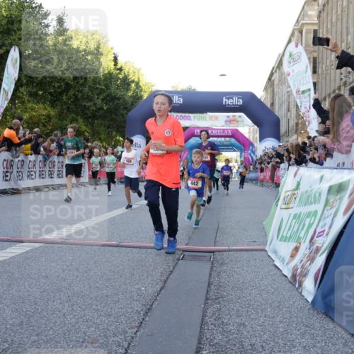 06.09.2026 - CURREX Alsterlauf Yannick Fuchs http://msf.ph/oto/10228548 06.09.2026 10:53:45 Ziel 154, 159, 164, 169, 214, 219, 257, 259, 265, 286, 330, 354, 389, 401, 422, 442, 445, 8094, 8112, 8123 meine-sportfotos.de
